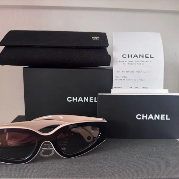 CHANEL CAT EYE SUNGLASSESNylon Black & BeigeC534/M3, A71614 X02281 S3443